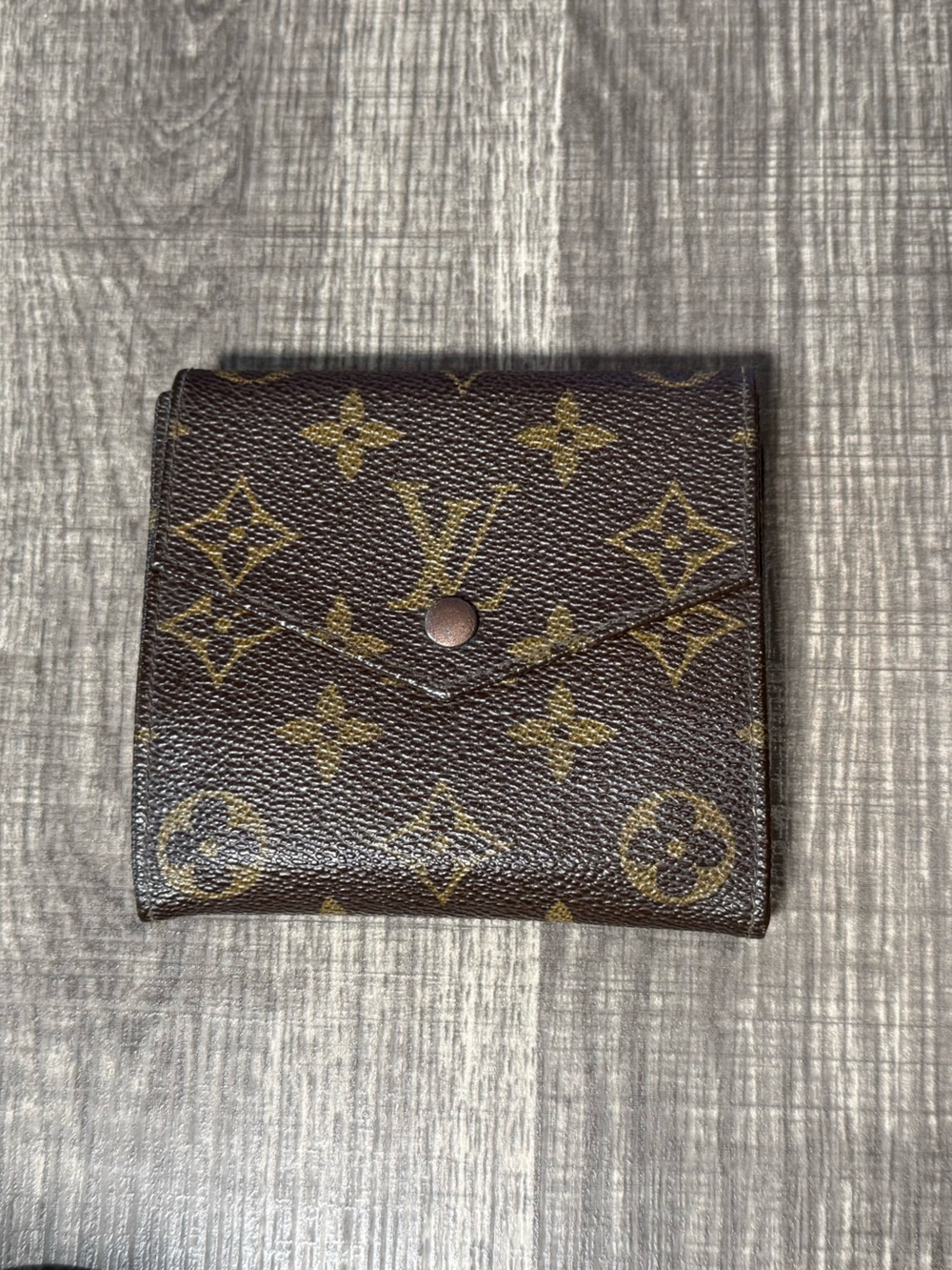 ✨RARE Vintage 1987 Louis Vuitton Monogram Compact Wallet✨